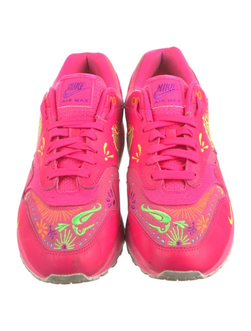 Nike Graphic Print Mesh Accents Athletic Sneakers