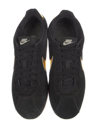 Nike Cortez SE Classic Sneakers