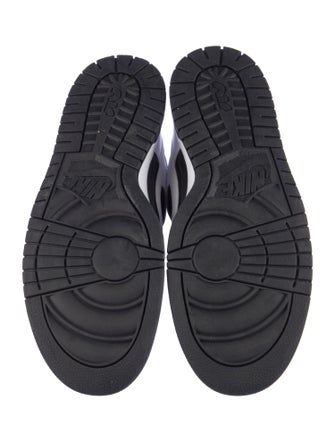 Nike Leather Colorblock Pattern Athletic Sneakers