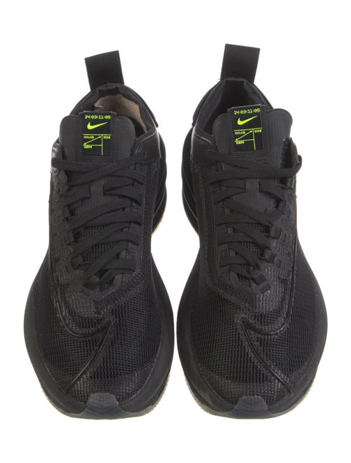 Nike Mesh Mesh Accents Athletic Sneakers