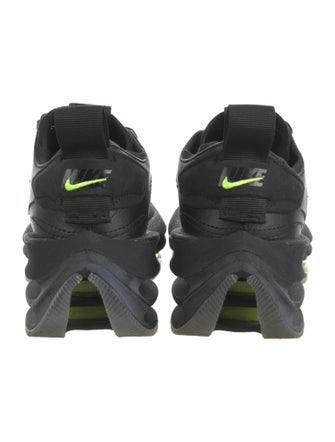 Nike Mesh Mesh Accents Athletic Sneakers