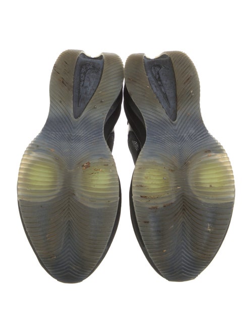 Nike Mesh Mesh Accents Athletic Sneakers