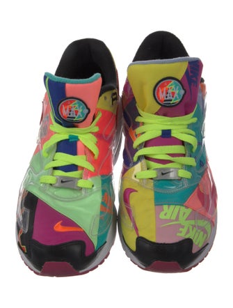 Nike Colorblock Pattern Embroidered Accent Sneakers