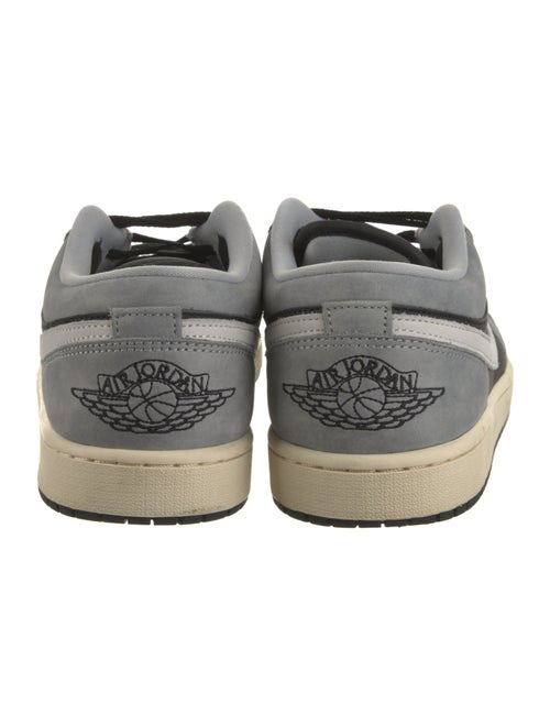 Nike Leather Colorblock Pattern Sneakers