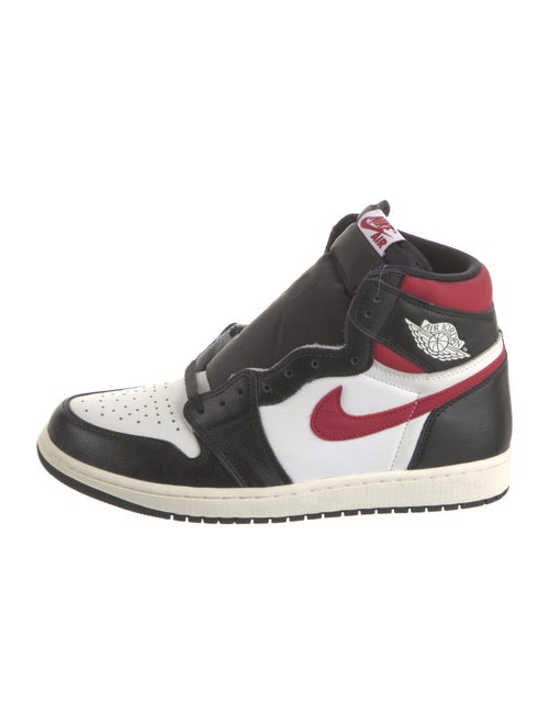 Nike Leather Colorblock Pattern Sneakers