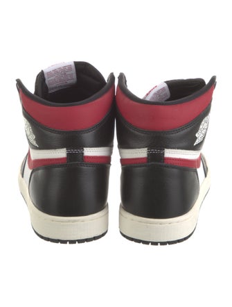Nike Leather Colorblock Pattern Sneakers