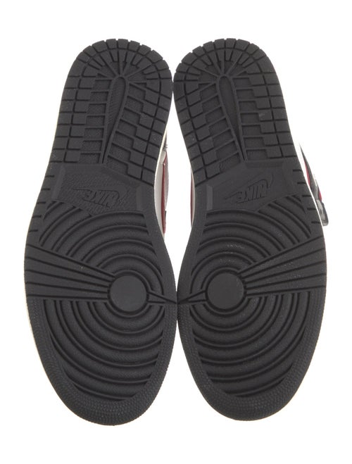 Nike Leather Colorblock Pattern Sneakers