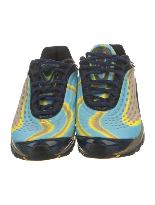 Nike Mesh Colorblock Pattern Athletic Sneakers