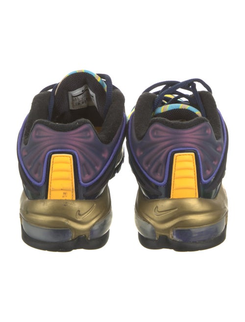 Nike Mesh Colorblock Pattern Athletic Sneakers