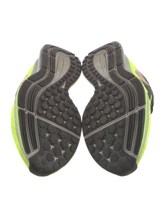 Nike Mesh Printed Athletic Sneakers