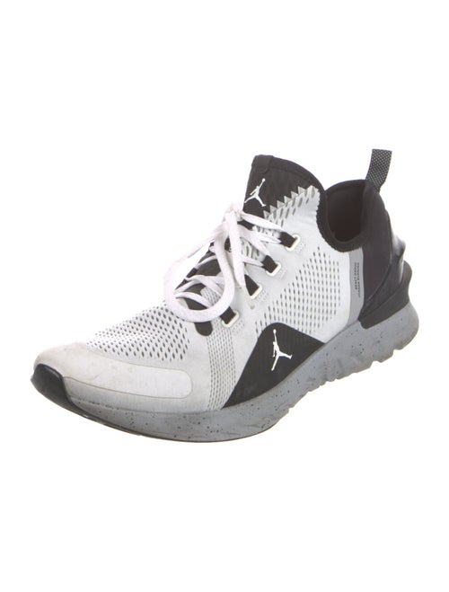 Nike Mesh Colorblock Pattern Athletic Sneakers