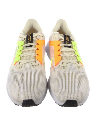 Nike Mesh Printed Athletic Sneakers