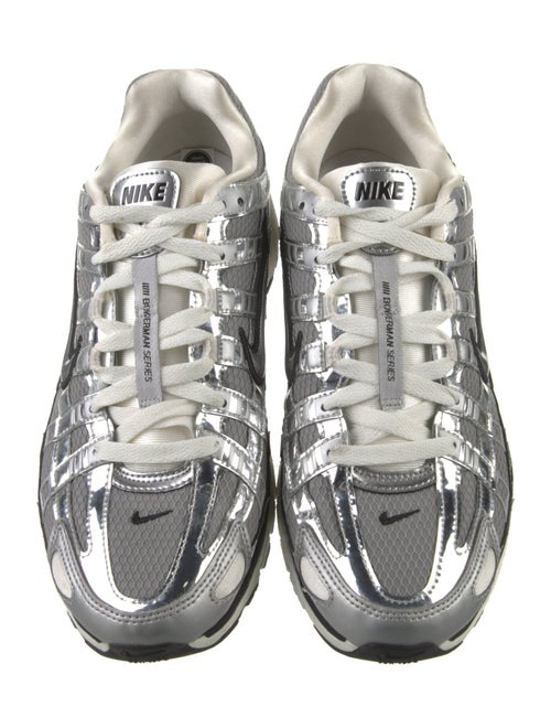 Nike Mesh Printed Athletic Sneakers