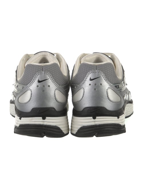 Nike Mesh Printed Athletic Sneakers