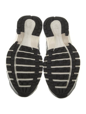 Nike Mesh Printed Athletic Sneakers