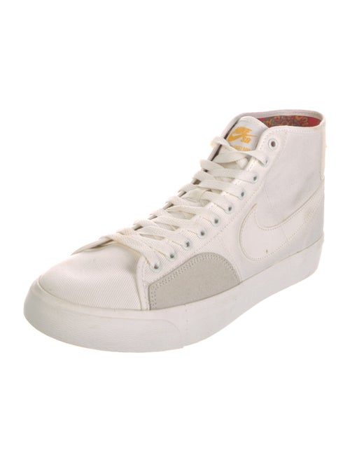 Nike Canvas Sneakers