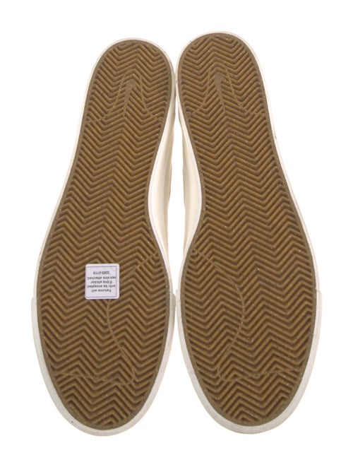 Nike Canvas Sneakers