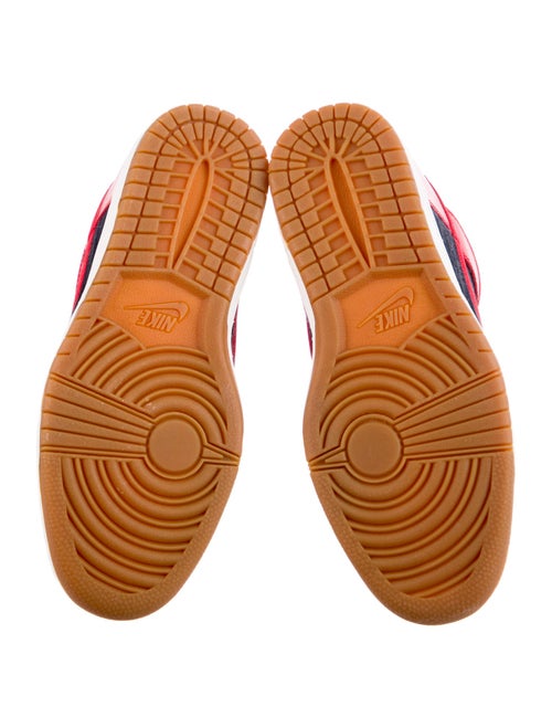 Nike Wmns Dunk Sky Hi Essential Wedge Sneakers