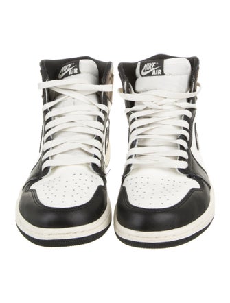 Nike Leather Colorblock Pattern Sneakers