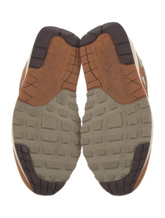 Nike Mesh Colorblock Pattern Sneakers