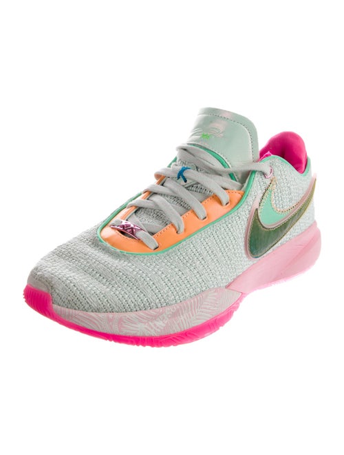 Nike Graphic Print Mesh Accents Athletic Sneakers