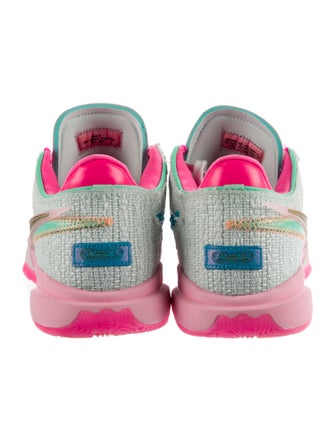 Nike Graphic Print Mesh Accents Athletic Sneakers