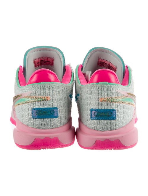 Nike Graphic Print Mesh Accents Athletic Sneakers