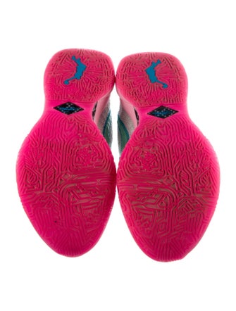 Nike Graphic Print Mesh Accents Athletic Sneakers