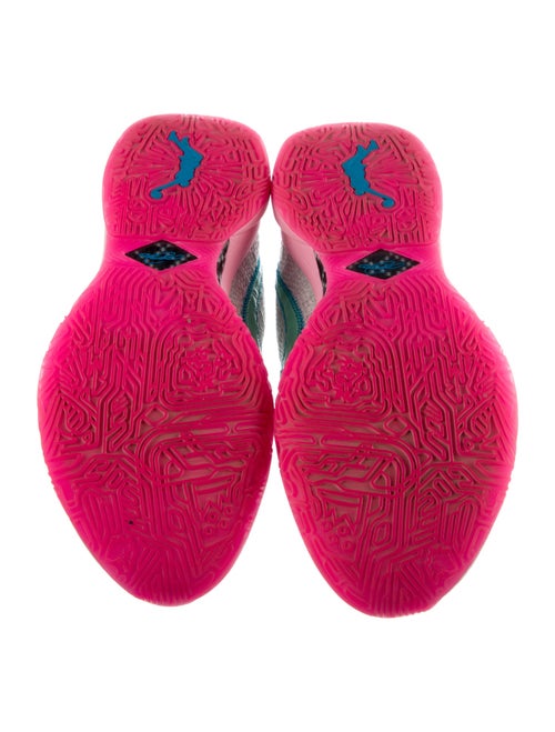 Nike Graphic Print Mesh Accents Athletic Sneakers