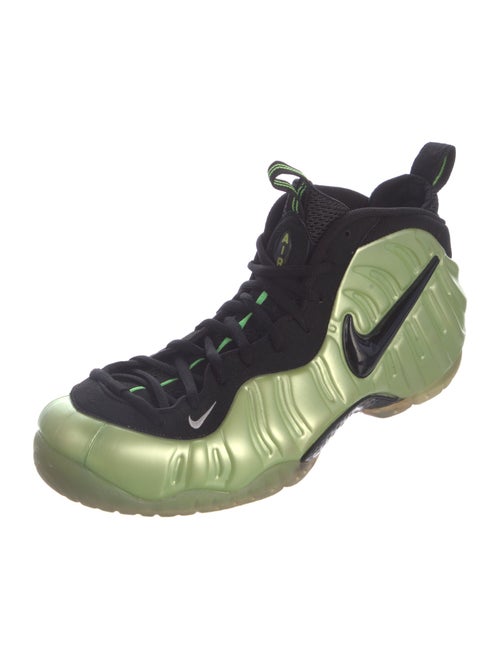 Nike 2011 Rubber Athletic Sneakers