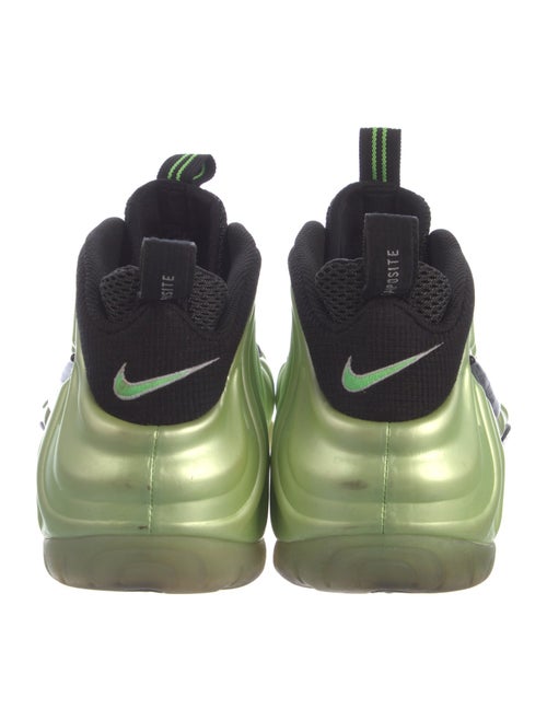 Nike 2011 Rubber Athletic Sneakers