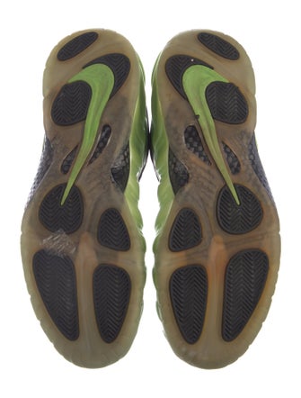 Nike 2011 Rubber Athletic Sneakers