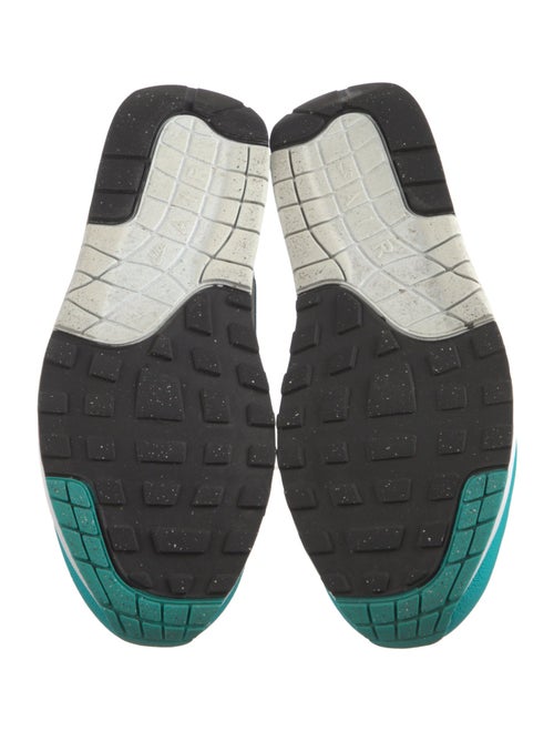 Nike Mesh Colorblock Pattern Sneakers