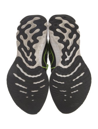 Nike Mesh Printed Athletic Sneakers