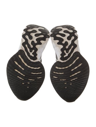 Nike Graphic Print Sneakers