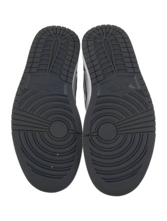 Nike Leather Colorblock Pattern Sneakers