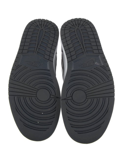 Nike Leather Colorblock Pattern Sneakers