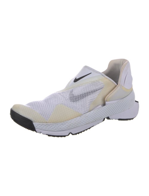 Nike Mesh Mesh Accents Athletic Sneakers