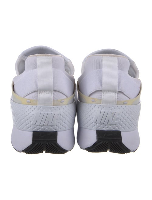 Nike Mesh Mesh Accents Athletic Sneakers
