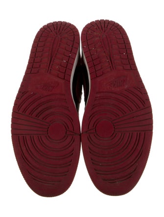 Nike Leather Colorblock Pattern Athletic Sneakers