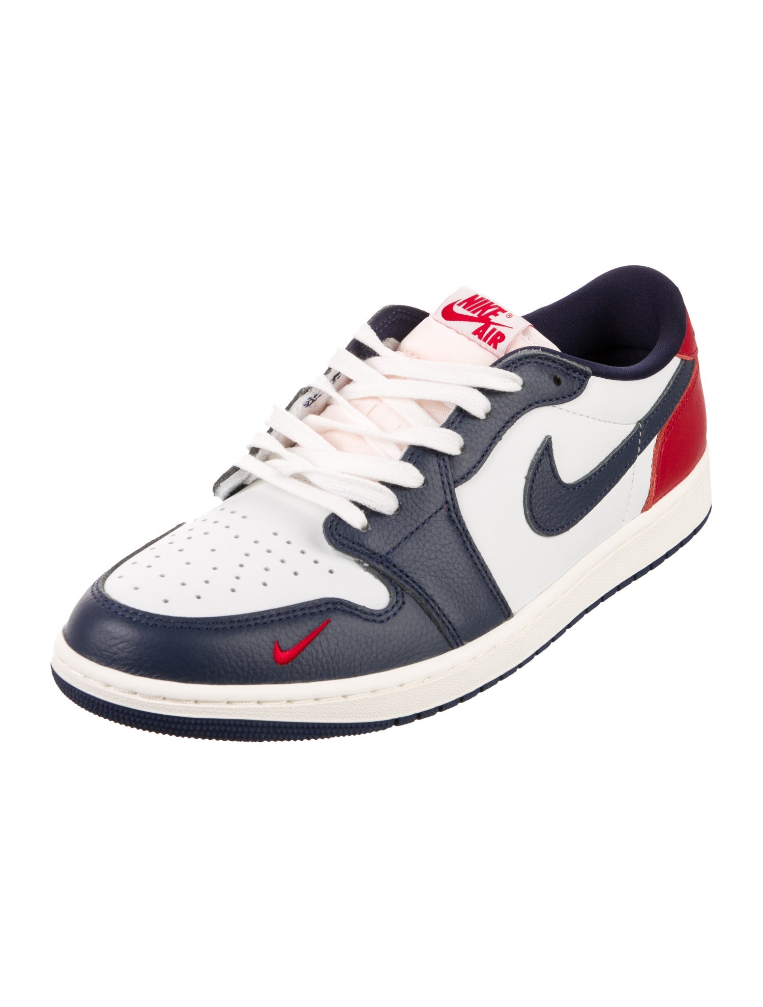 Jordan 1 Retro Low OG Howard University Sneakers