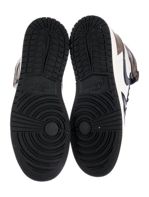 Nike Leather Colorblock Pattern Athletic Sneakers