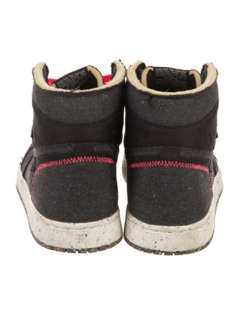 Nike Canvas Graphic Print Sneakers