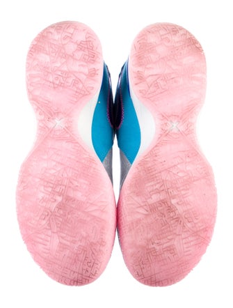 Nike Lace Pattern Athletic Sneakers