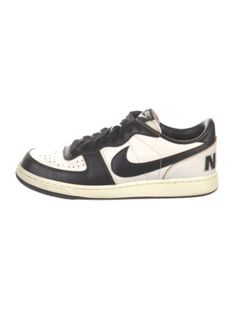 Nike Leather Colorblock Pattern Sneakers