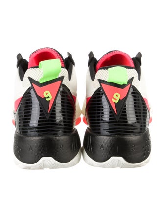 Nike Mesh Printed Sneakers