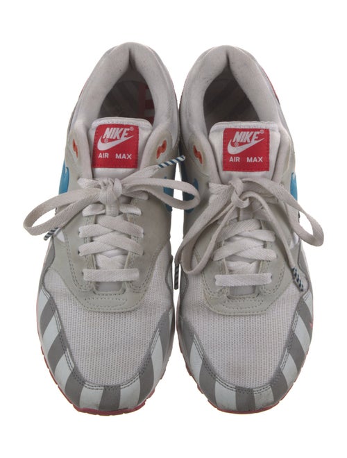 Nike Mesh Printed Athletic Sneakers