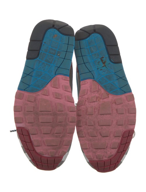 Nike Mesh Printed Athletic Sneakers