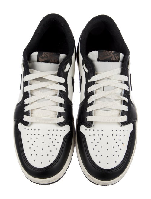 Nike Leather Colorblock Pattern Sneakers