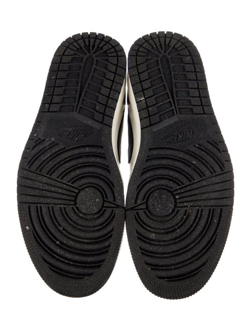 Nike Leather Colorblock Pattern Sneakers